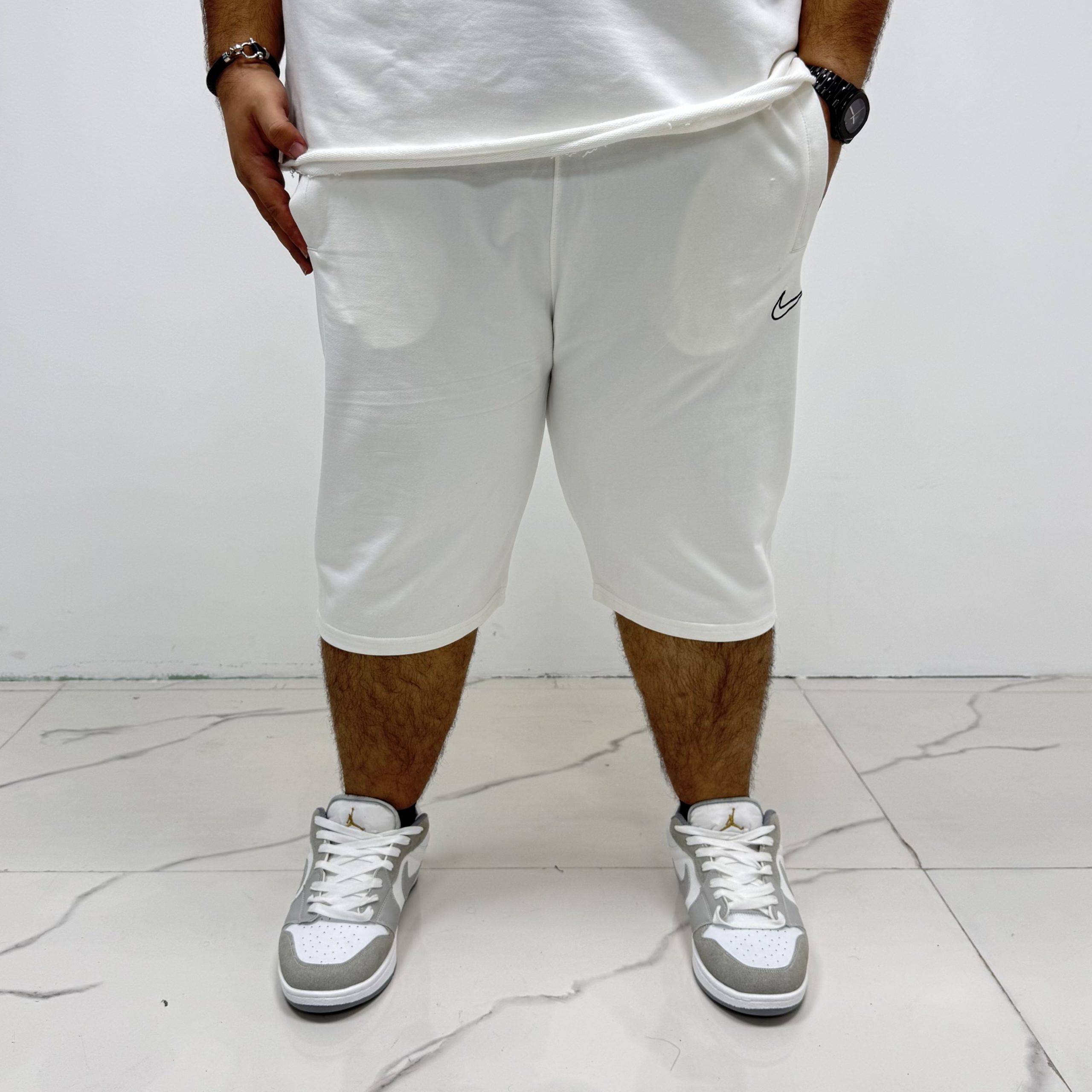 شلوارک گلکسی سفید